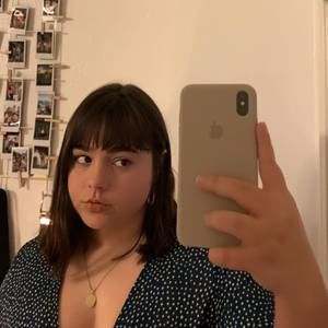 Meet your Posher, Adriana